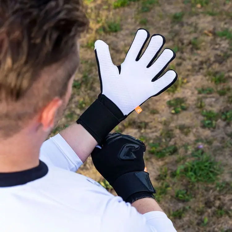 Anti_Grip_Performance_Glove_Catch_and_Keep_Innenhand
