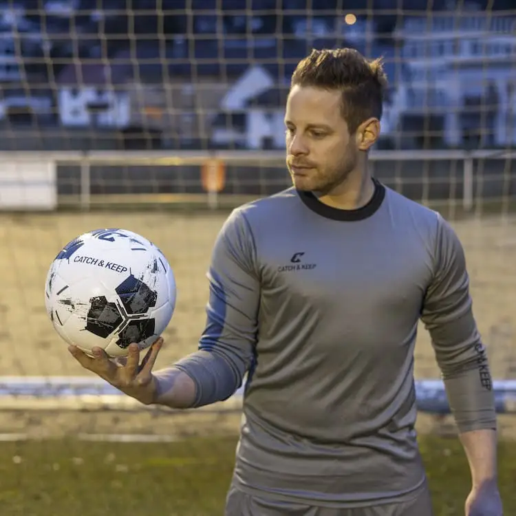 Spielball Pro II White Catch & Keep Fussball für Erwachsene
