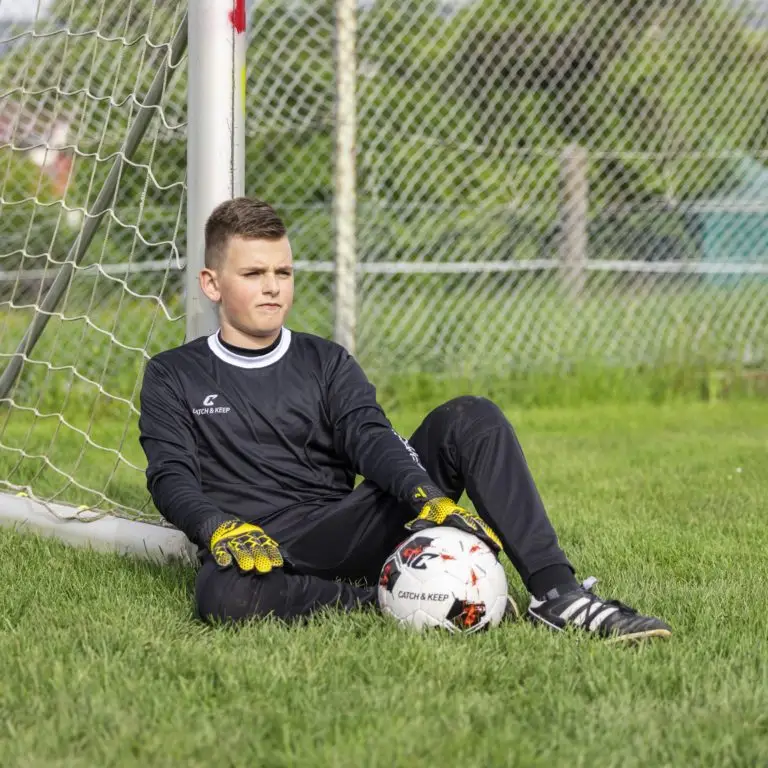 Kralle_Protector_Gelb_Kinder_Torwarthandschuhe