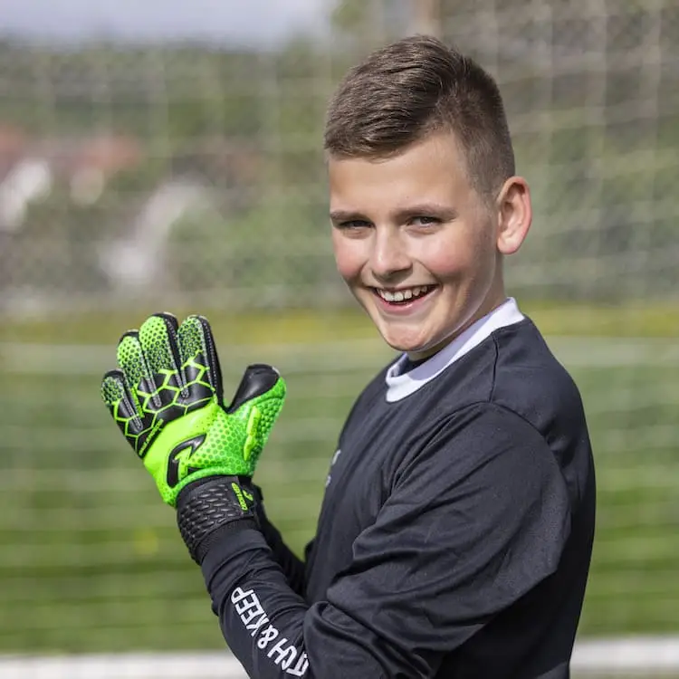 Kralle_Protector_Grün_Kinder Torwarthandschuhe_Fingerschutz