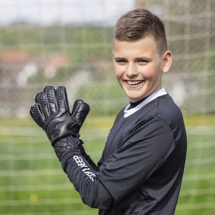Kralle Junior 3.0 Pro Schwarz Catch and Keep gute Torwarthandschuhe für Kinder