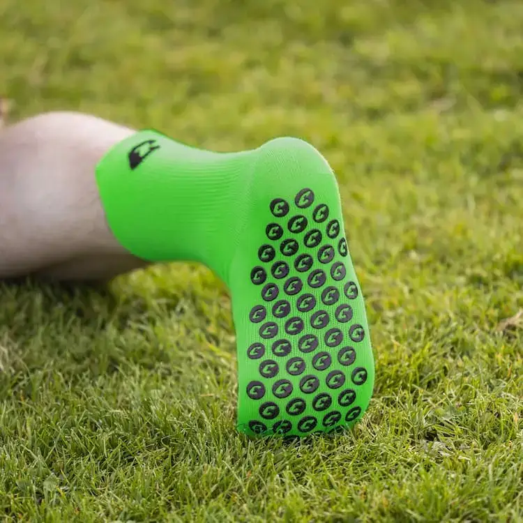 Grüne Antirutsch Gripsocken / Fußballsocken von Catch and Keep