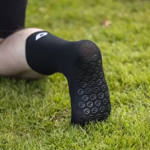 Gripsocken / Fußballsocken in Schwarz mit Antirutsch-Effekt - von Catch and Keep
