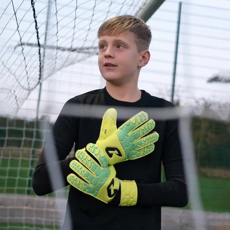 Fly Kids Green Soul Catch and Keep Kindertorwarthandschuhe Fussballhandschuhe für junge Torhüter