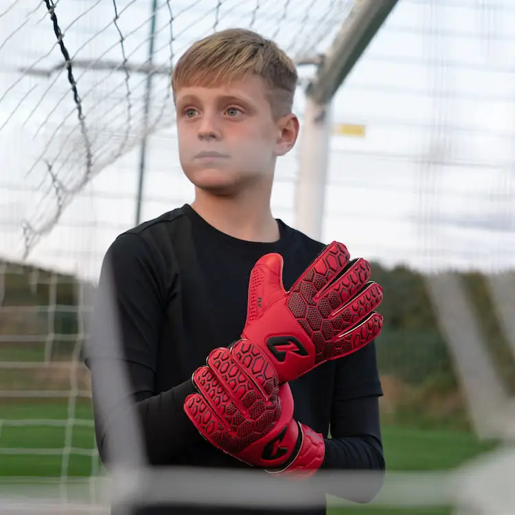 Fly Kids Red Soul Catch and Keep Kindertorwarthandschuhe Fussballhandschuhe für Kids