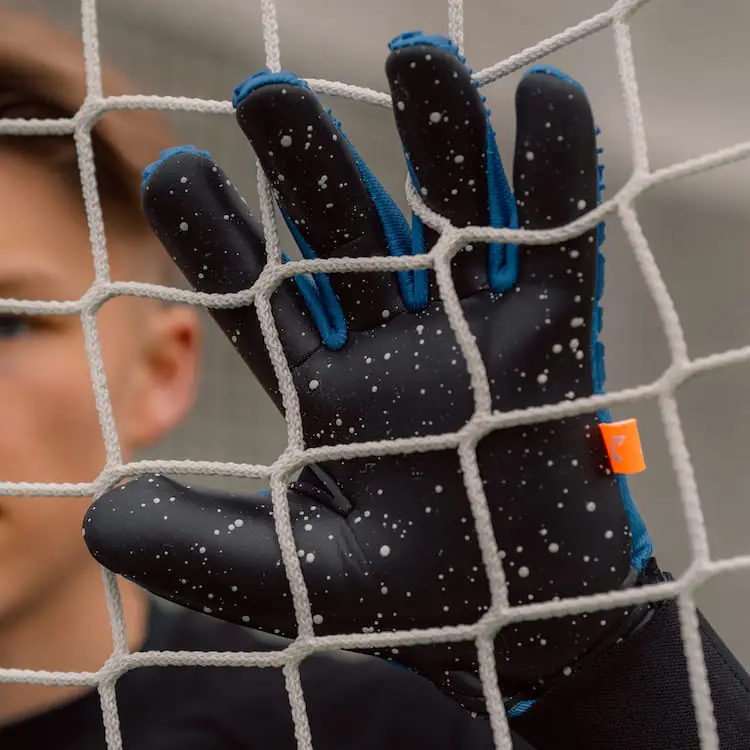 Fly Blue Soul XTech Catch and Keep Torwarthandschuhe für Kunstrasen