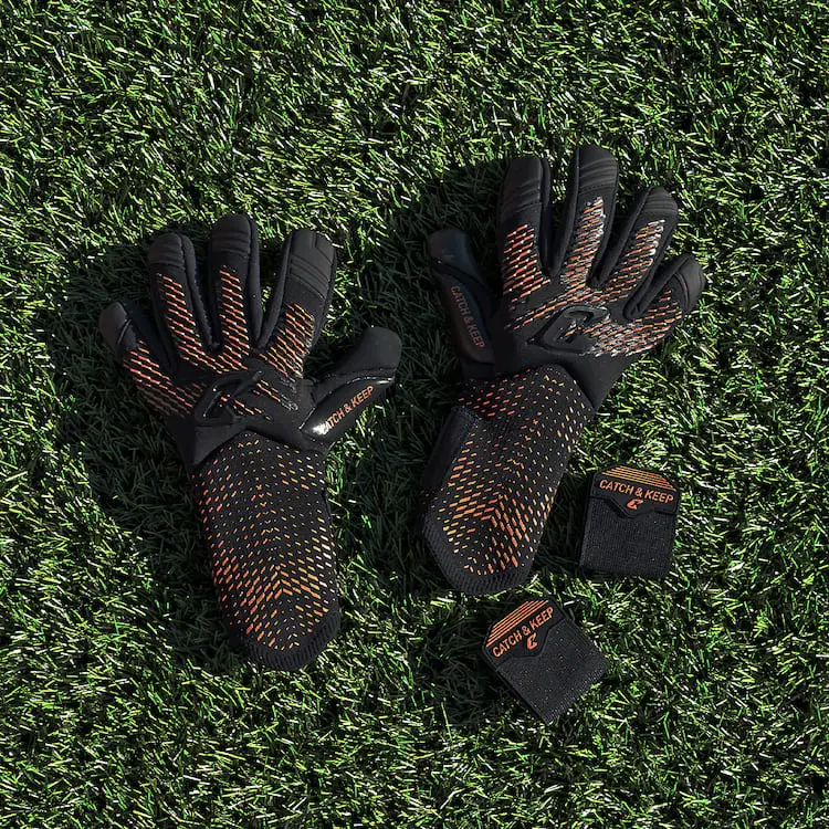 Revolution Gold Catch and Keep Torwarthandschuhe schwarze Torwarthandschuhe