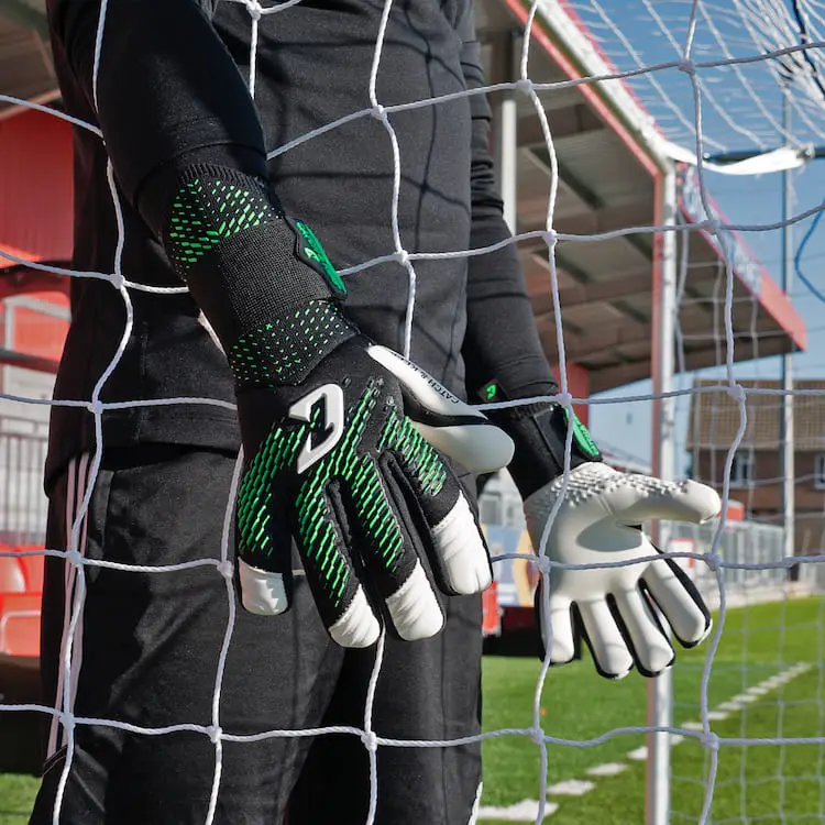 Revolution Green Catch and Keep Torwarthandschuhefür junge Keeper