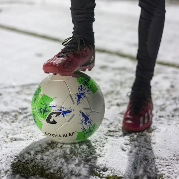 Kids-Spielball-Pro-II-White-Catch-Keep-Fussball-fuer-Kinder-1