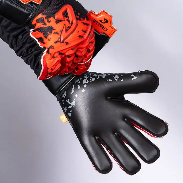 Kralle_Splash_Rot_Catch_and_Keep_Torwarthandschuhe_fuer_Kinder