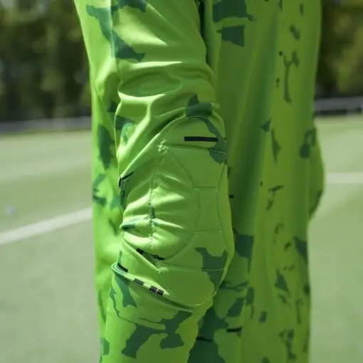 Torwarttrikot-Green-Camou-Protection-Catch-and-Keep-Torwarttrikot-mit-Ellenbogenschutz-510×510-1